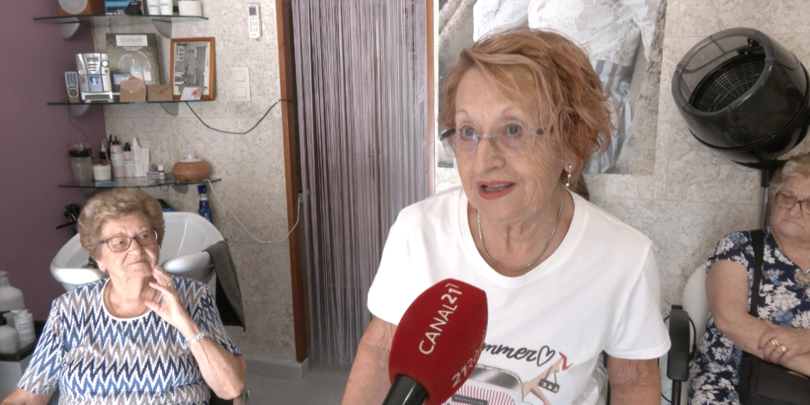 Tanca portes l’emblemàtica perruqueria Vidal de Deltebre, després de 57 anys de servei