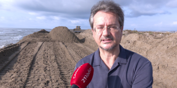 Recta final del moviment de sorres al delta de l’Ebre per reforçar les zones més fràgils