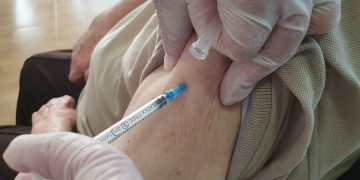 Arrenca la campanya de la vacunació de la grip i la Covid-19 a l’Ebre