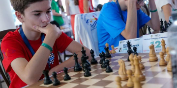 Xavier Mompel  en 31è lloc superat l’equador del Campionat d’Europa d’Escacs sub’14