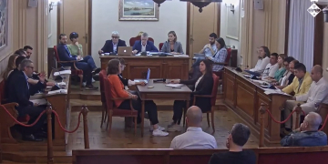 Amposta aprova l’increment de l’IBI i la taxa d’escombraries per al 2024