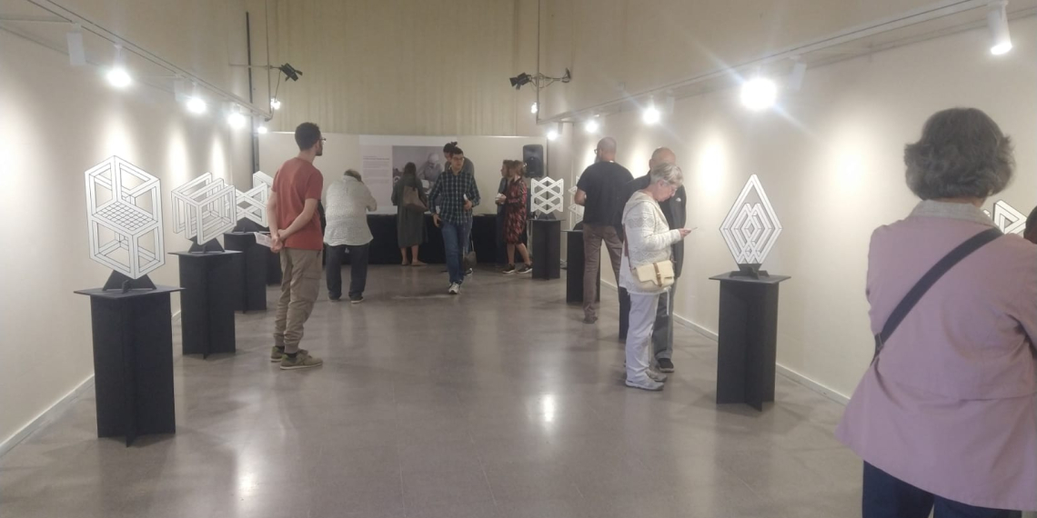 Escultures amb cares possibles i impossibles: l’exposició de Joan Antoni Blanch al Museu de l’Ebre