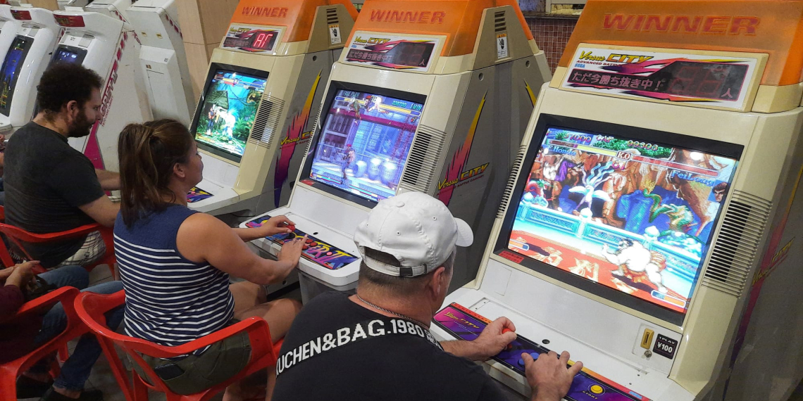 El VAG Experience d’Amposta desperta la nostàlgia dels videojocs