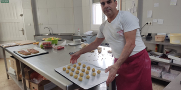 Els panellets de pinyons s’escapen de la inflació: un 10% més barats