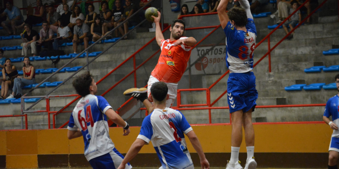 El CE Tortosa perd (29-33) contra el Sabadell B en un matx marcat pels últims deu minuts