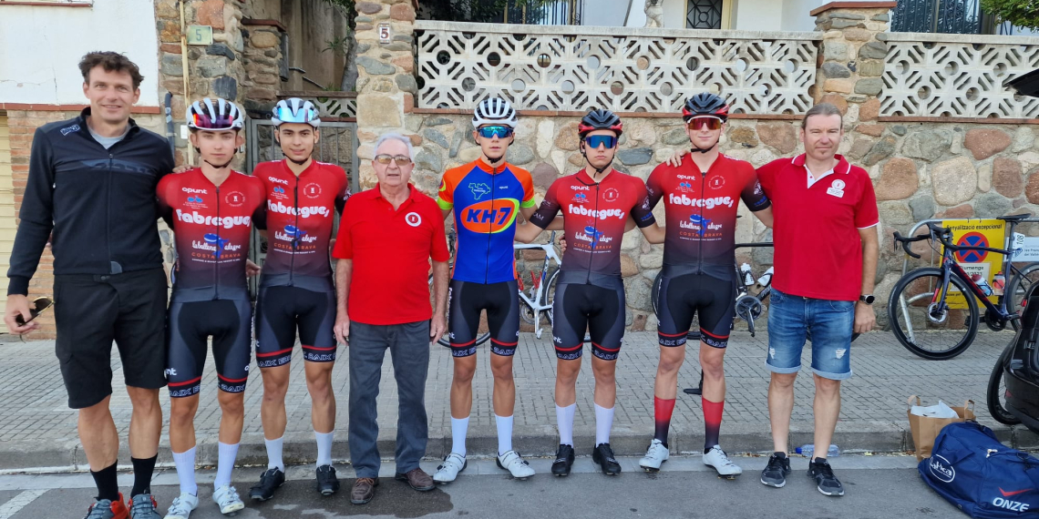 Lluïda actuació de la Penya Ciclista Baix Ebre a la Volta al Vallès