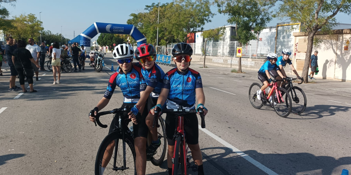 Arnau Cid, de la Penya Ciclista Baix ebre, guanya la cursa de Sant Boi