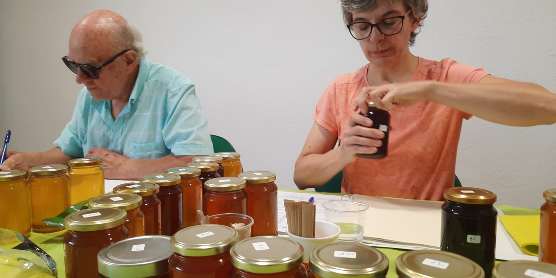 Lluís Casanova s’emporta el premi Abella d’Or en el 37è Concurs de la Mel del Perelló