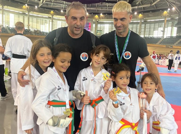 El TKD Alfaro d’Amposta aconsegueix quatre ors, tres plates i sis bronzes a Mallorca