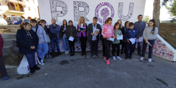 La Ribera recorda amb emotivitat la víctima del feminicidi del març a l’acte institucional del 25-N
