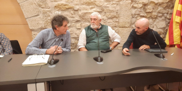 Batea apuja la taxa d’escombraries i d’aigua, però congela els impostos