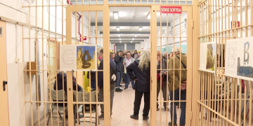L’antiga presó Model de Barcelona recorda el Poble Vell de Corbera d’Ebre