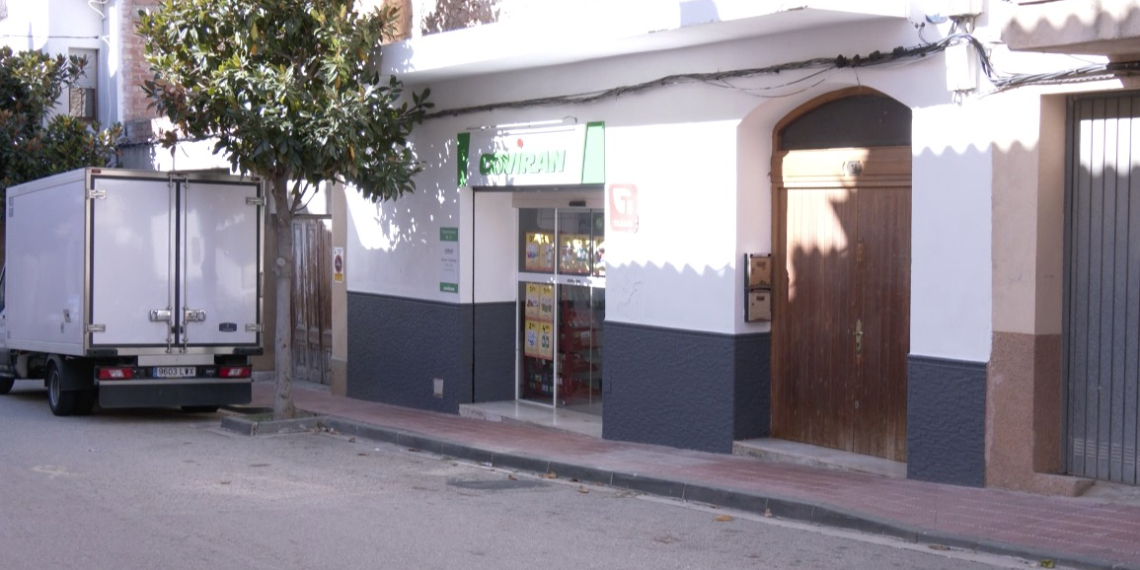 Rasquera recupera el servei de l’únic supermercat del municipi
