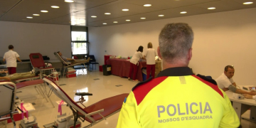 Els Mossos de les Terres de l’Ebre animen a donar sang en la segona Marató Vermella