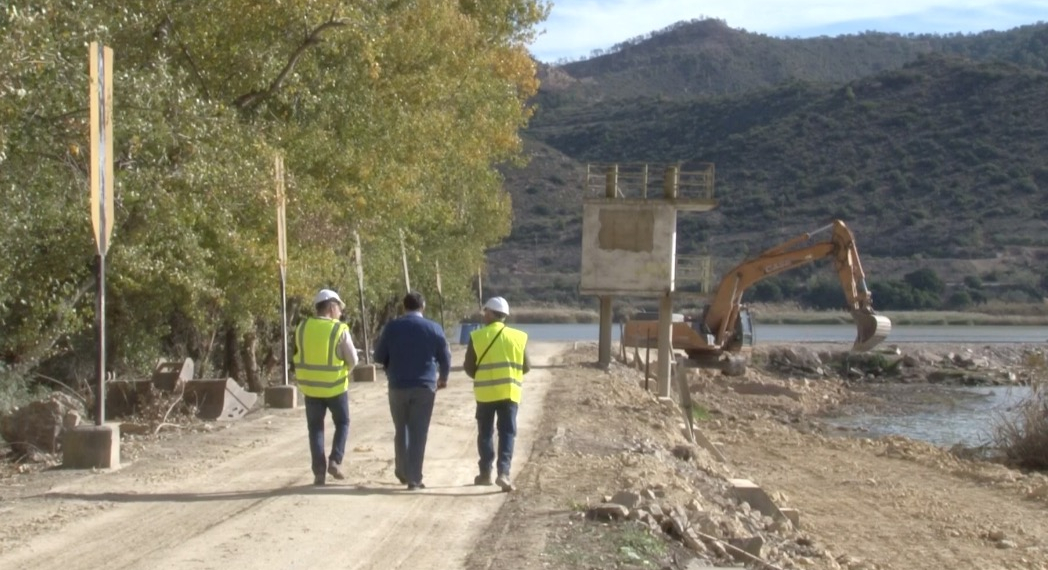 La CHE inicia els treballs per mobilitzar sediments a Mequinensa