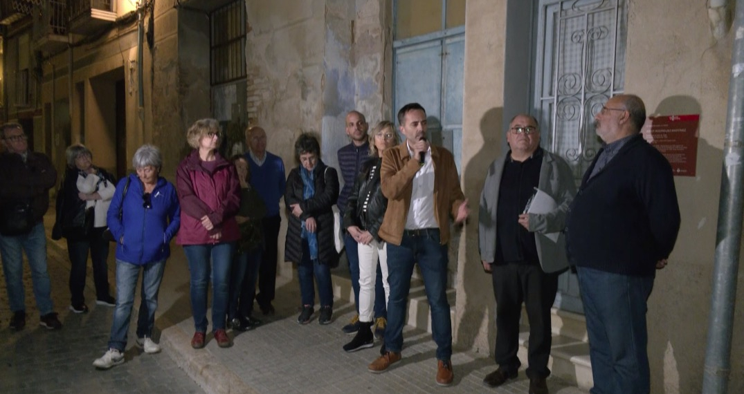 Tortosa inaugura plaques commemoratives a les cases de Josep Rodríguez i Joaquín Cid, víctimes del franquisme