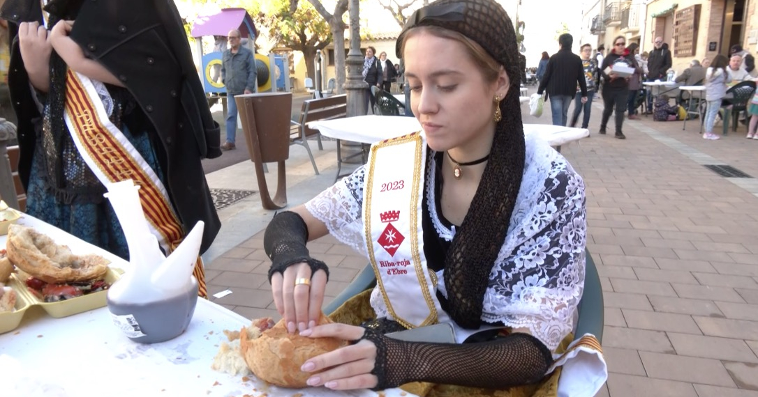 Riba-roja d’Ebre serveix 1.200 clotxes reivindicant el producte local de la Ribera d’Ebre