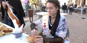 Riba-roja d’Ebre serveix 1.200 clotxes reivindicant el producte local de la Ribera d’Ebre