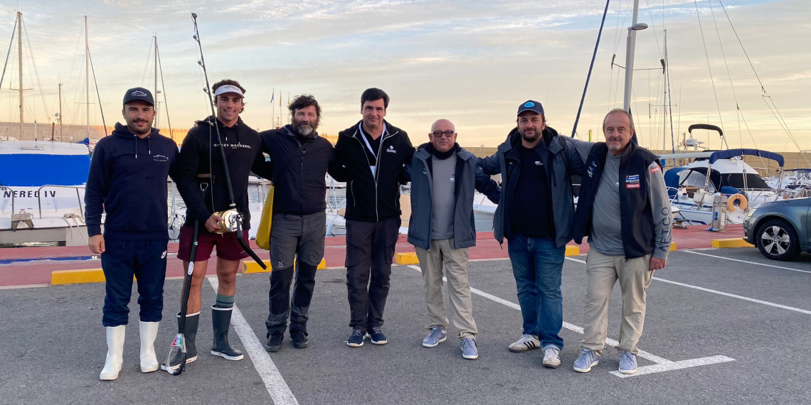 Investigadors francesos marquen 21 tonyines a l’Ametlla de Mar per poder estudiar l’espècie