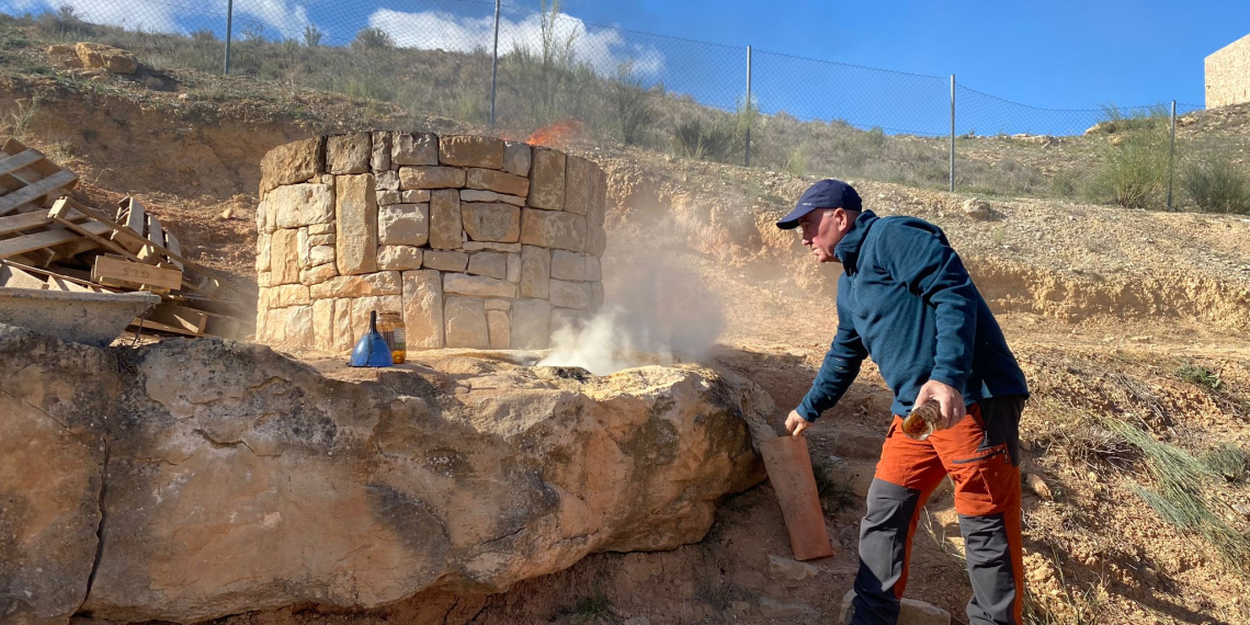 Riba-roja recupera els costums i el patrimoni en la VI Festa de l’Oli de Ginebre