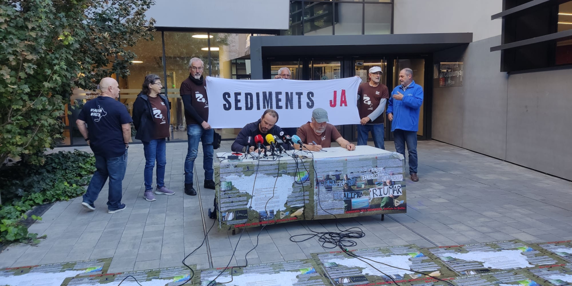 Entitats ecologistes qualifiquen de ‘rentada d’imatge’ la prova pilot de sediments de la CHE