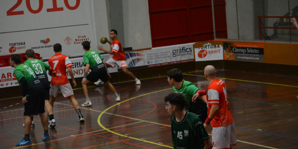 El CE Tortosa empata (38-38) ‘in extremis’ contra el Cerdanyola