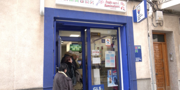 Pluja de vendes a l’administració de l’Ametlla de Mar després de repartir un cinquè premi