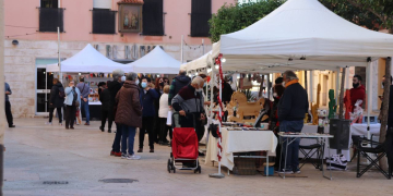 Mig centenar de parades per celebrar la 25a edició del Mercat de Santa Llúcia d’Amposta