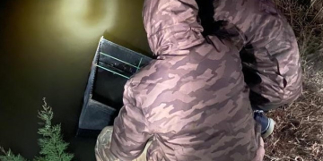 Denuncien dues persones per pescar angules de forma furtiva al delta de l’Ebre