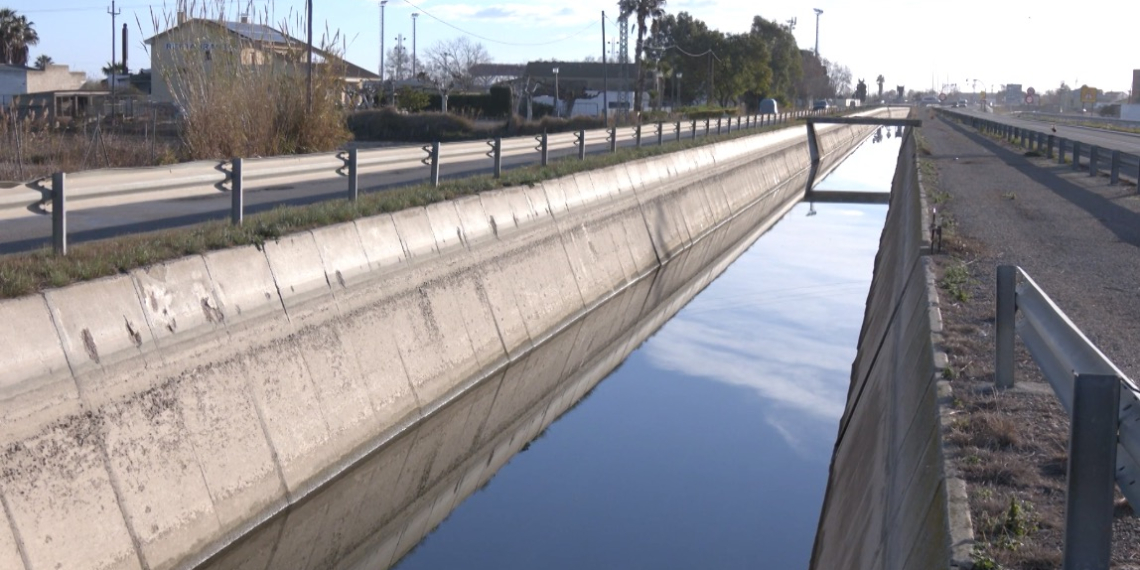 Els regants de l’Esquerra veuen complicat el transport de sediments pels canals