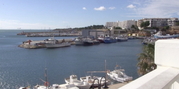 Els municipis costaners de l’Ebre es queden fora de la limitació de pisos turístics