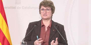 Mòbils prohibits a infantil i primària, i només per a finalitats pedagògiques a secundària