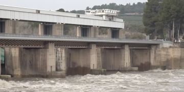 Endesa efectua un dessembassament controlat del pantà de Flix