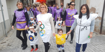La música al llarg del temps centra el Carnaval Infantil de la Sénia