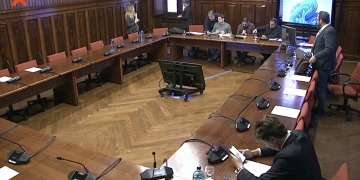 La majoria de veterinaris coincideixen al Parlament en el patiment de l’animal a les festes amb bous