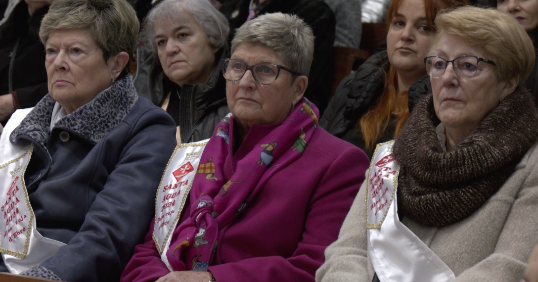 Riba-roja d’Ebre celebra Santa Agda amb la tradicional processó i el Gran Dinar de Dones