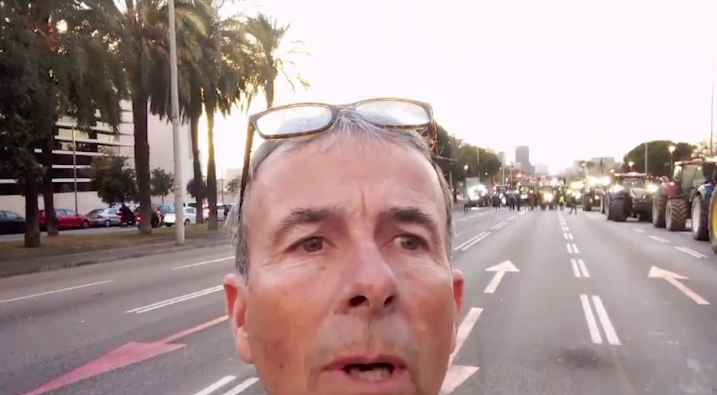 Una quarantena de pagesos ebrencs passen la nit a Barcelona