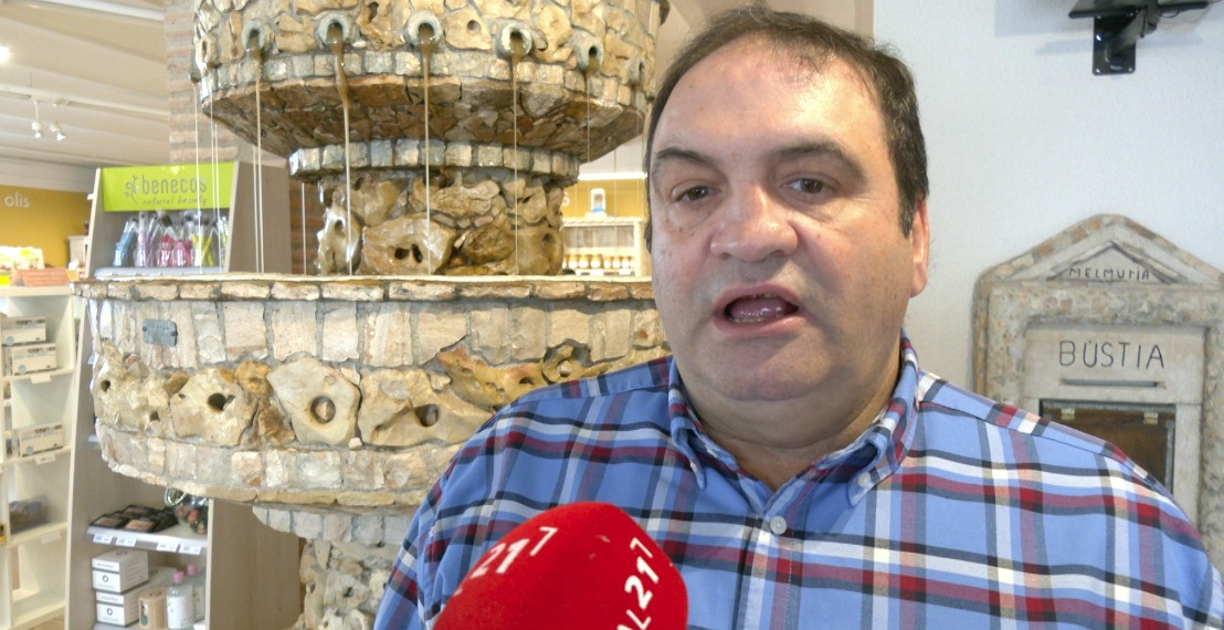 La sequera amenaça la supervivència de les abelles i l’apicultura de pobles com el Perelló