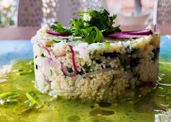 Amanida de cuscús amb vinagreta de coriandre i alfàbrega