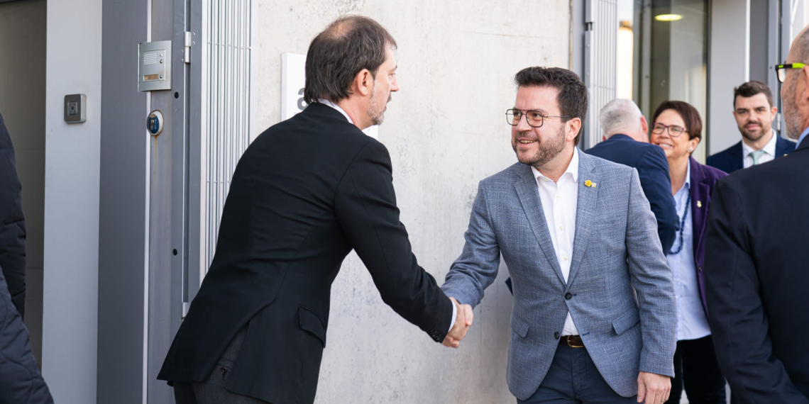 Aragonès visita la Sénia per conèixer el teixit empresarial