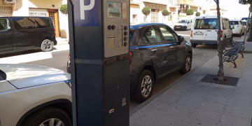 Amposta suspèn temporalment la zona blava en finalitzar el contracte amb l’empresa concessionària