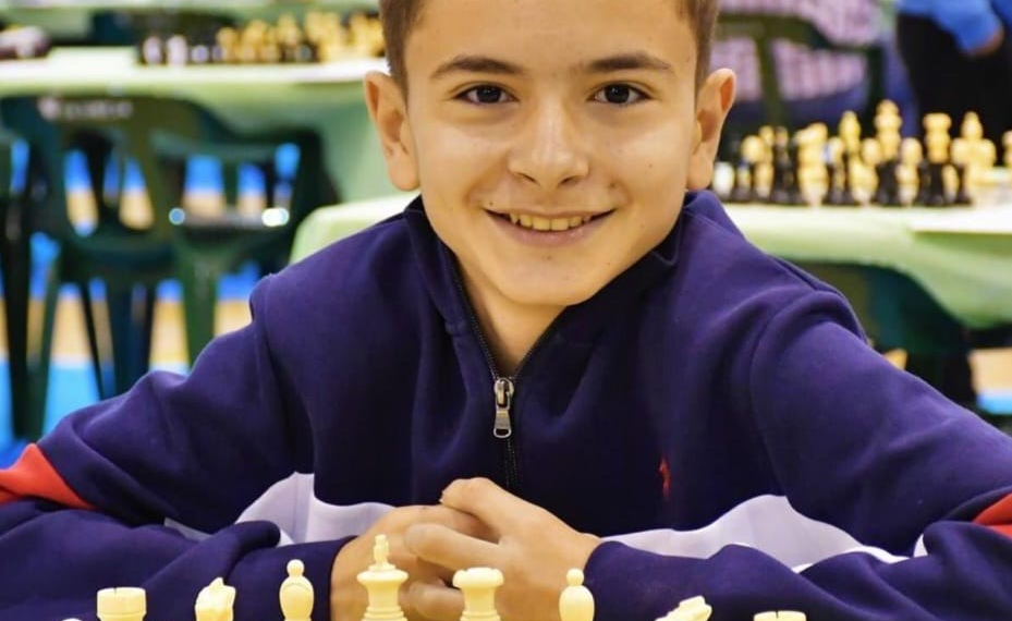 Xavier Mompel, amb 13 anys, fa història i es converteix en el primer Mestre Fide d’escacs de Tortosa