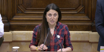 La pagesia fa sentir la seva veu al Parlament: ‘Estem aquí per la mala gestió i unes polítiques nefastes’
