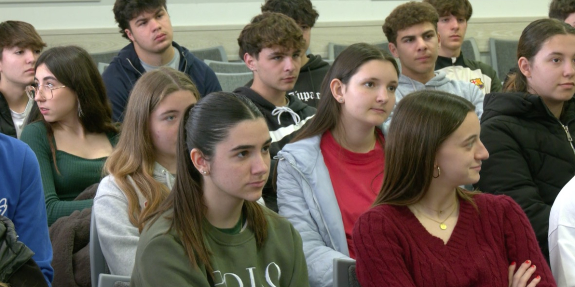 L’Institut Roquetes aposta pel projecte eTwinning d’intercanvi virtual