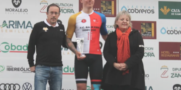 Ivan Smirnov, de la Penya Ciclista Baix Ebre, guanya el Trofeu Ajuntament de Zamora