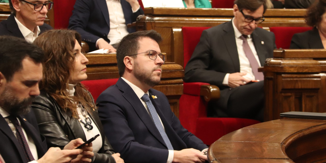 El veto dels Comuns al Hard Rock tomba els pressupostos