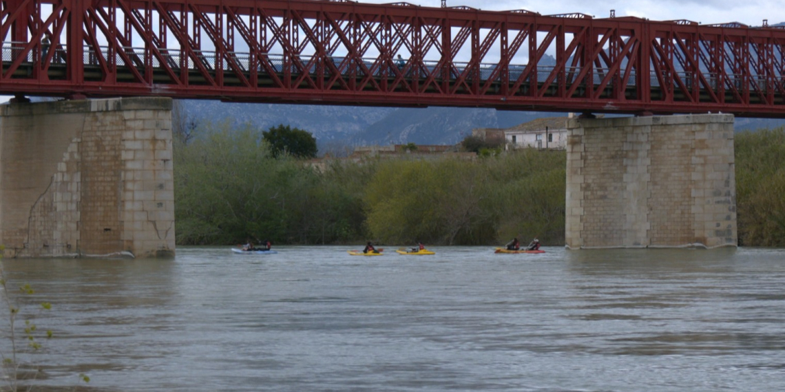 L’IDECE inicia la campanya de navegabilitat condicionada per l’alt cabal del riu Ebre