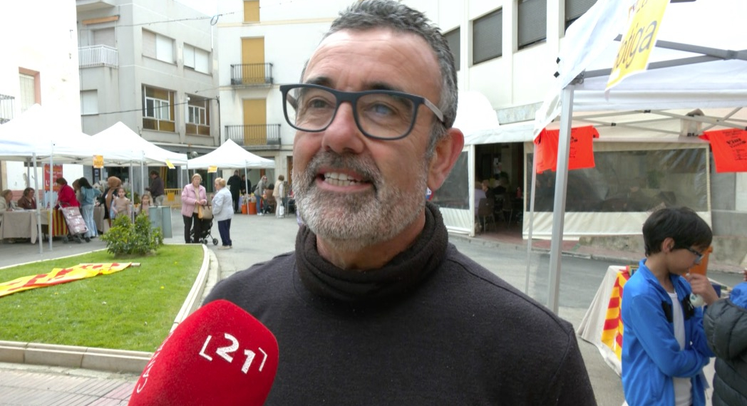 Alcanar i les Cases es bolquen amb Sant Jordi amb actuacions, llibres i roses