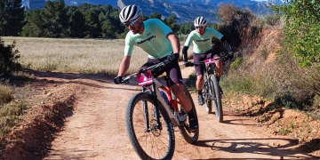Oriol Gómez i Cinta Bedós guanyen la Garnatxa Bike Race a Gandesa