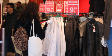 L’IPC puja un 0,7% a l’abril impulsat per l’encariment del vestit i calçat